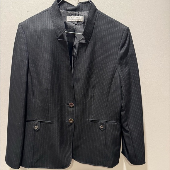 Tahari ASL Black Pinstripe Blazer Size 16 - Picture 1 of 4